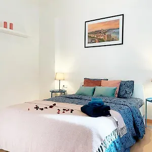 https://central-rooms-cathedral.topbarcelonahotels.com